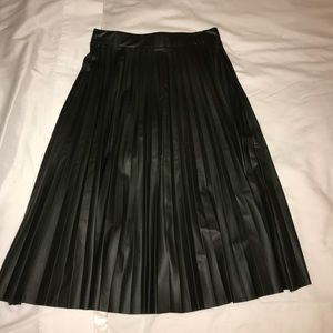 Green Faux Leather Pleated Skirt, Medium